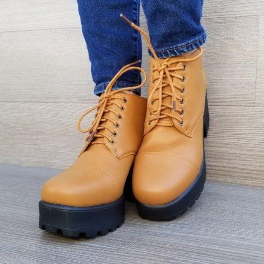 Grunge Chunky Heel Platform Booties - Picture 8 of 10